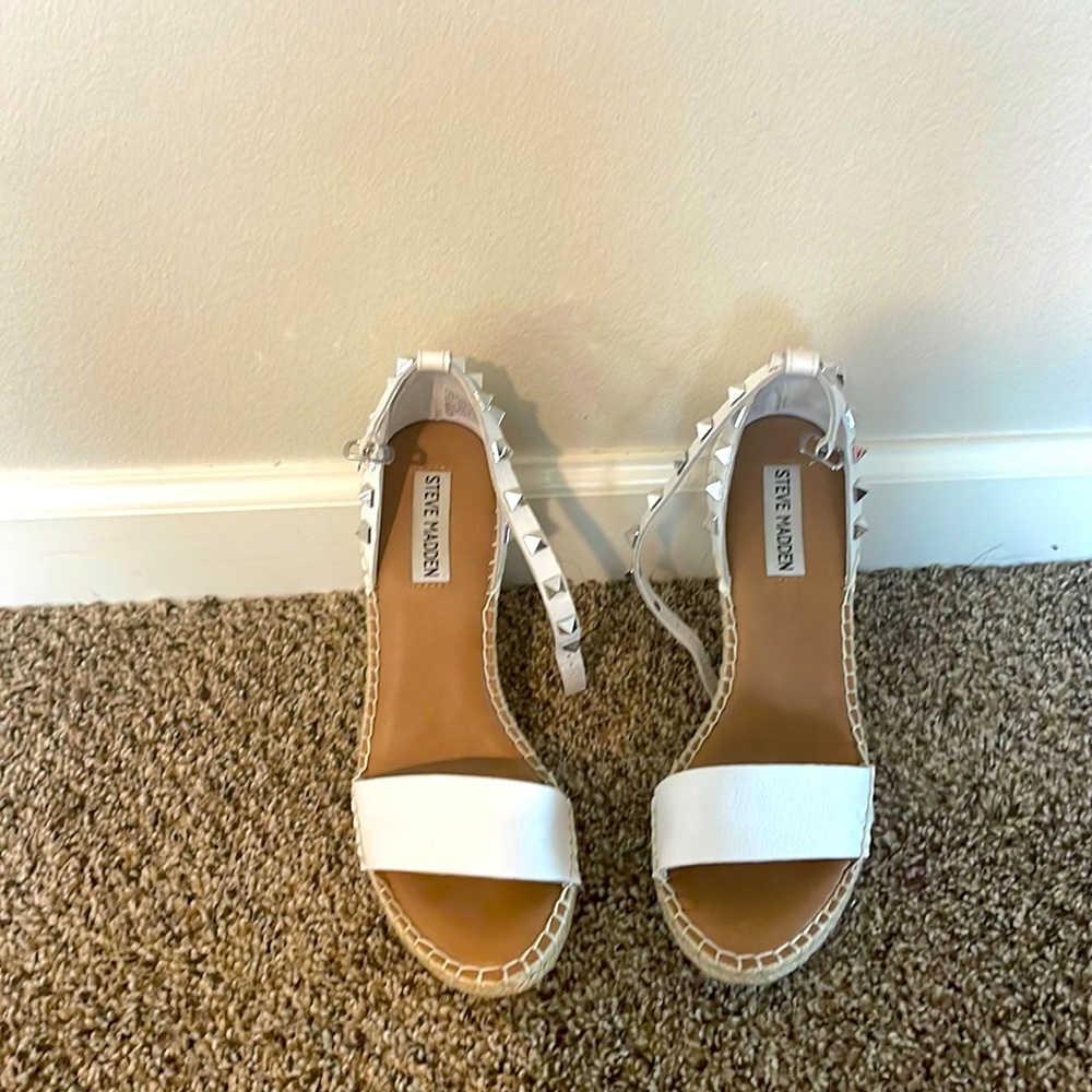 Steve Madden white wedge with spike detail on straps